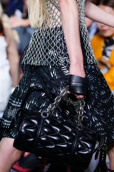 Look 8